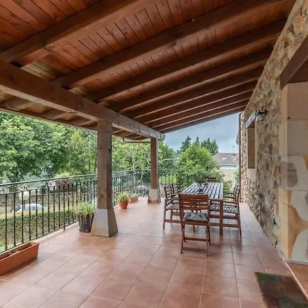 Caserio Entre Bilbao Y Urdaibai *