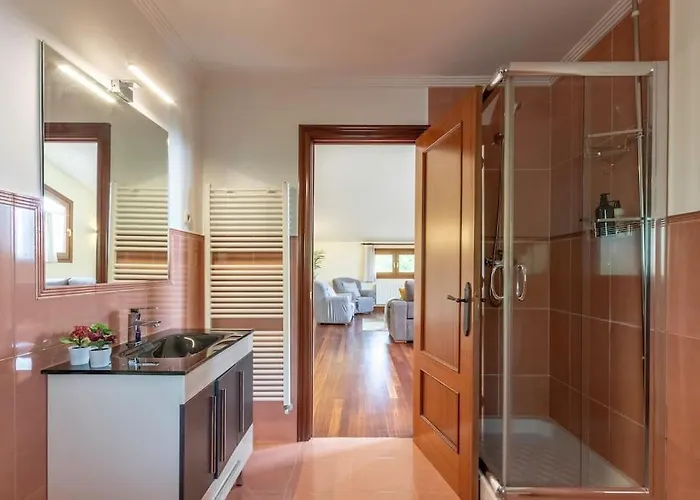 Caserio Entre Bilbao Y Urdaibai Morga