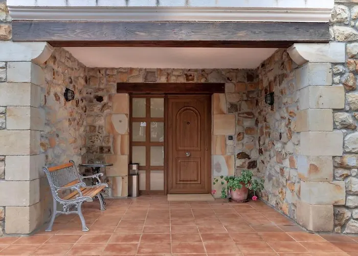 Caserio Entre Bilbao Y Urdaibai