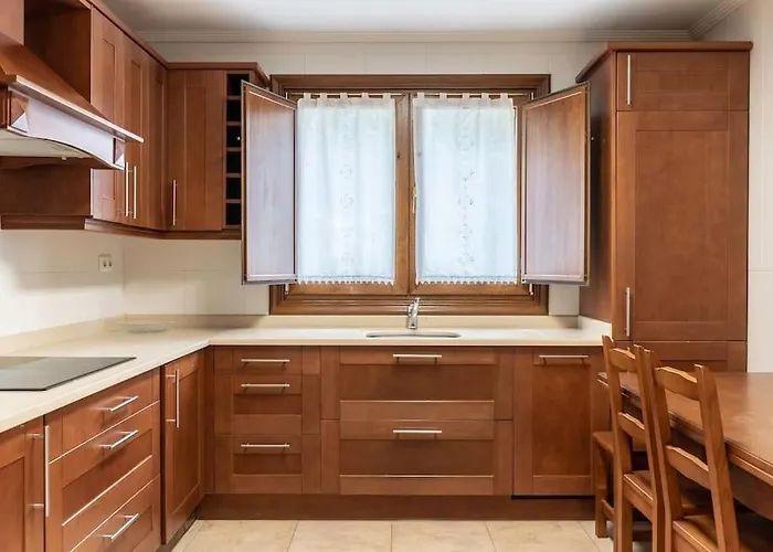 Caserio Entre Bilbao Y Urdaibai *