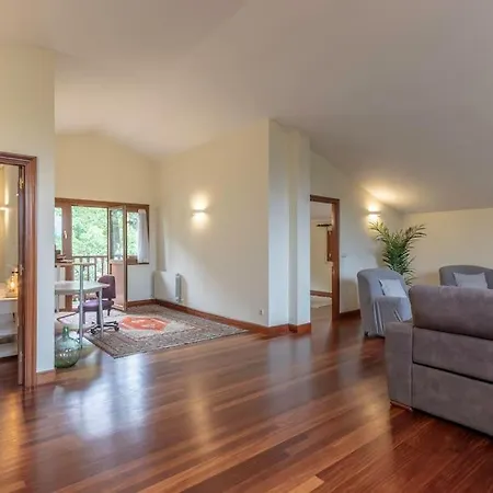 Caserio Entre Bilbao Y Urdaibai