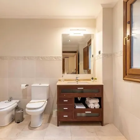 Caserio Entre Bilbao Y Urdaibai *